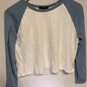 Cute long sleeve cropped top